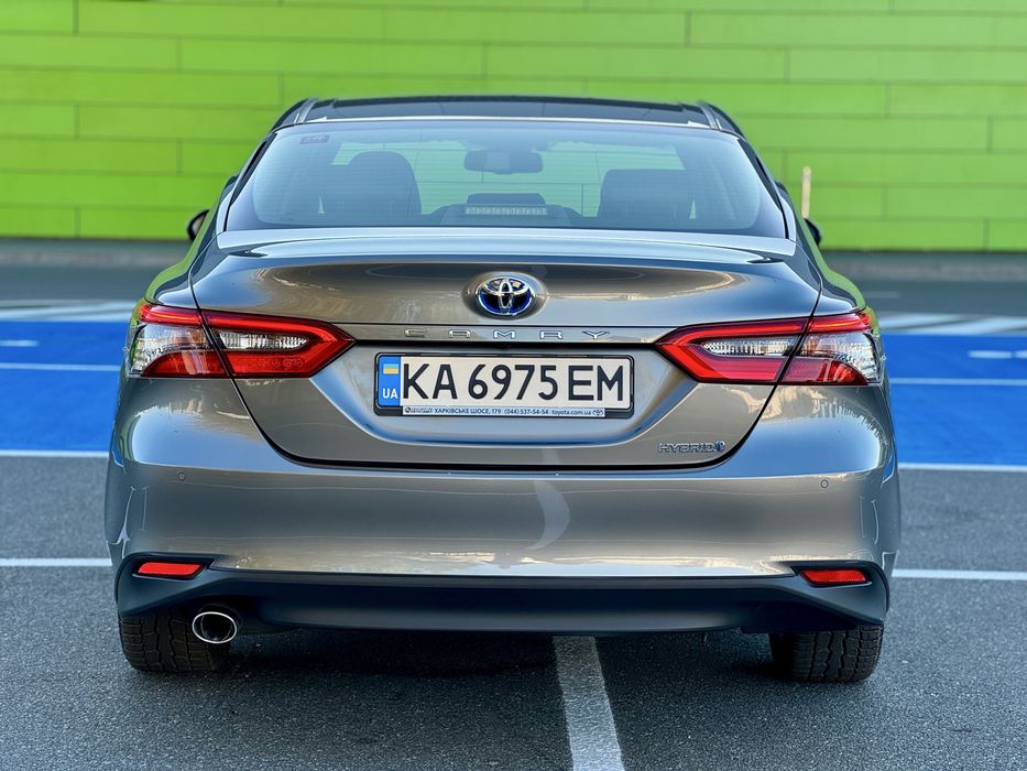 Toyota Camry Elegance+ Hybrid