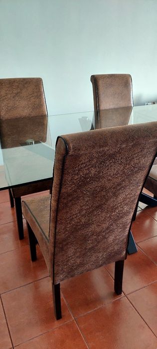 Cadeiras novas elegantes e de qualidade