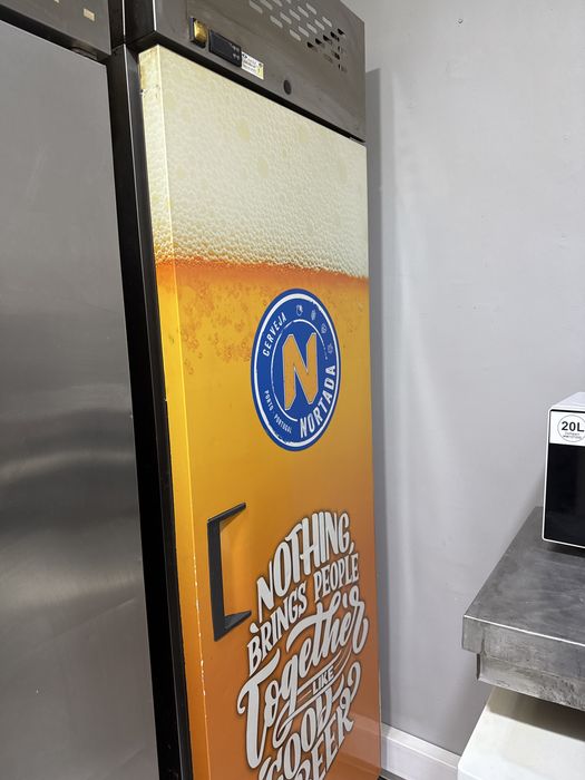 Frigorífico vertical inox