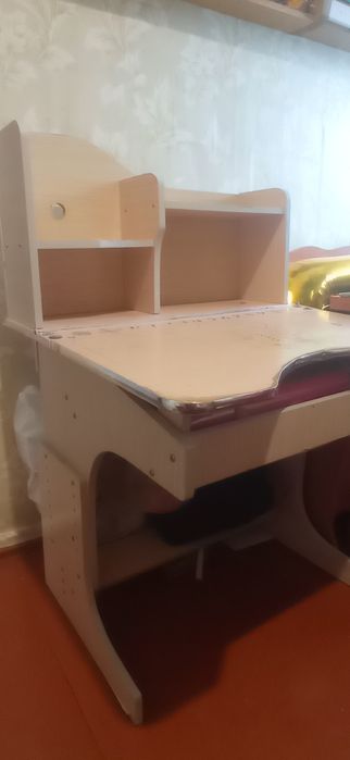 Дитяча парта , стіл