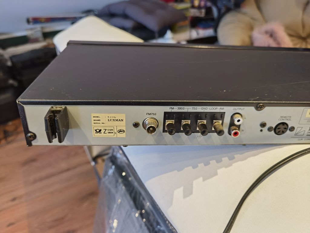 Tuner Luxman T-111L