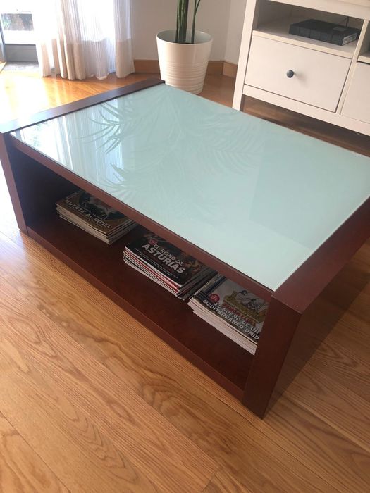 Mesa de centro cerej. com vidro