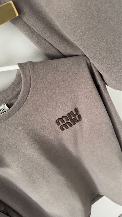 Piekny dres Miu miu rozmiar L brąz fango Premium