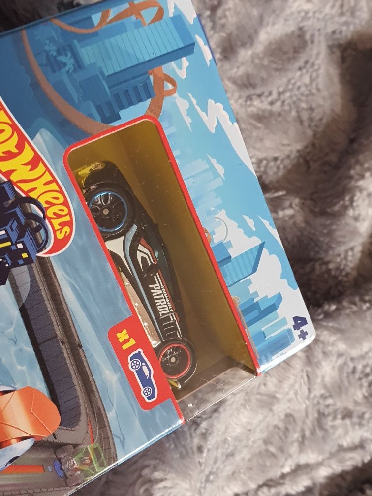 Oferta Dnia okazja 2xSamochodzik Hot wheels z wyrzutnia 2 w cenie 1