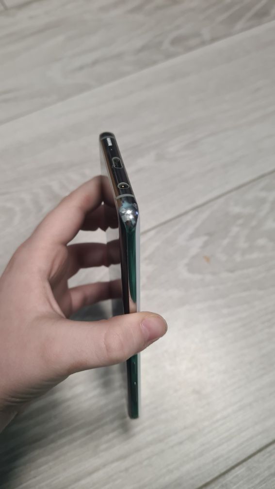 Продам  samsung s10+