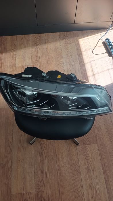 Права BILED Фара на Volkswagen passat b7