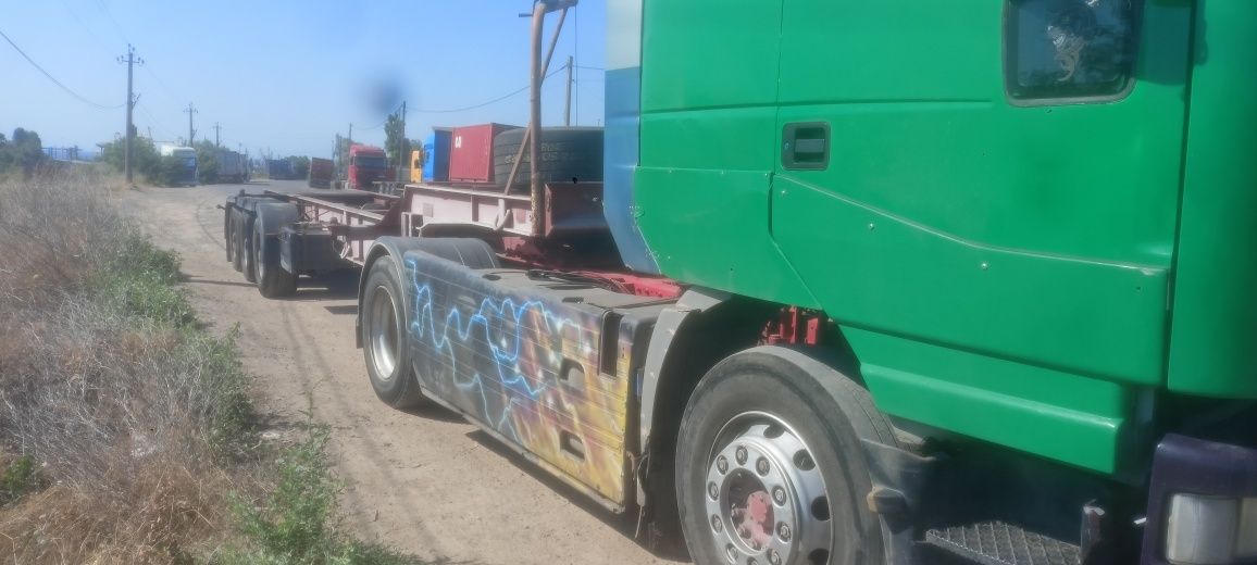 Полуприцеп контейнер