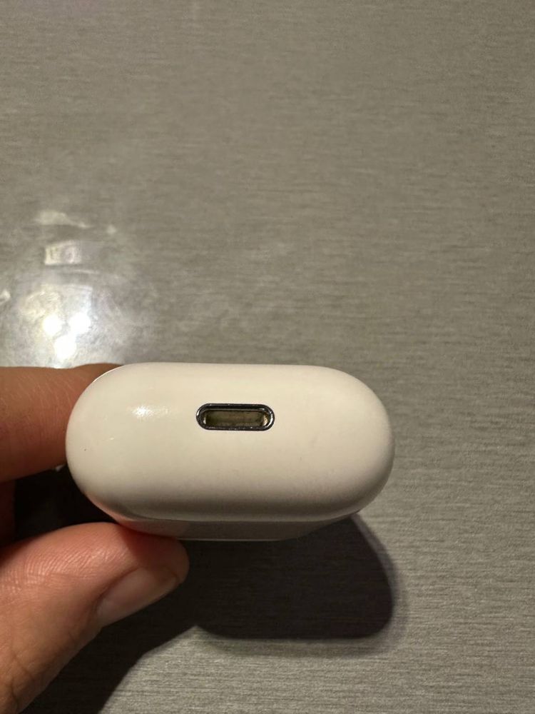 Продам Airpods 2