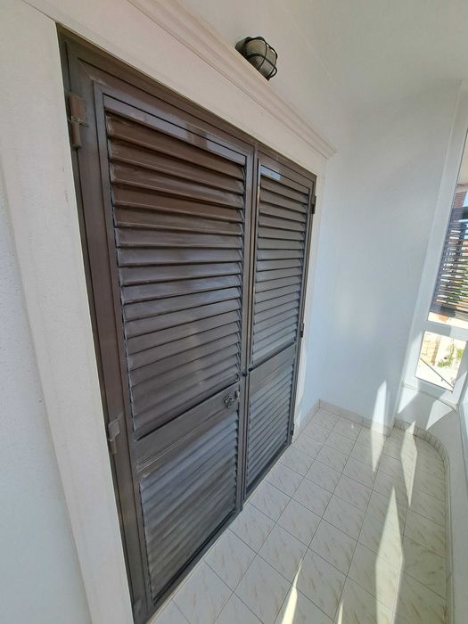 Portadas Alumínio + Portas de Correr Alumínio com vidro + Grade