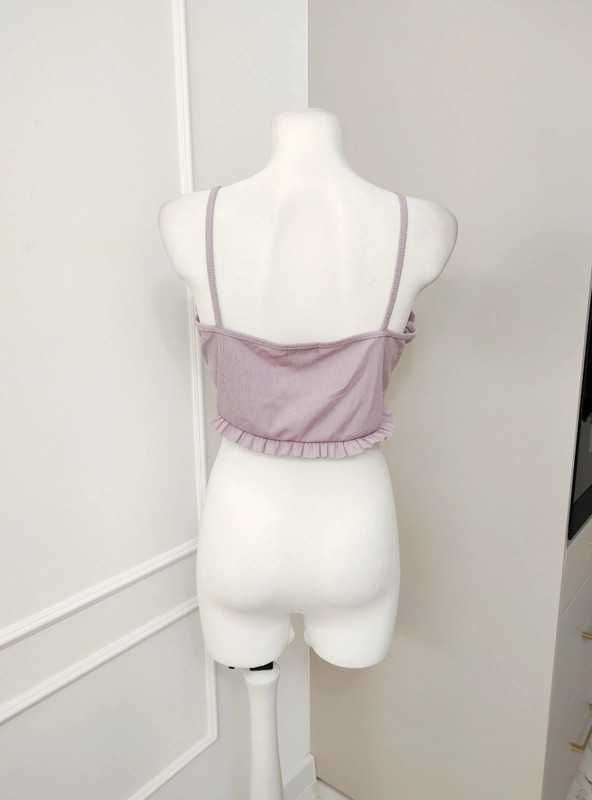 Top bez rękawów o krótkim kroju crop top falbanka PrettyLittleThing M