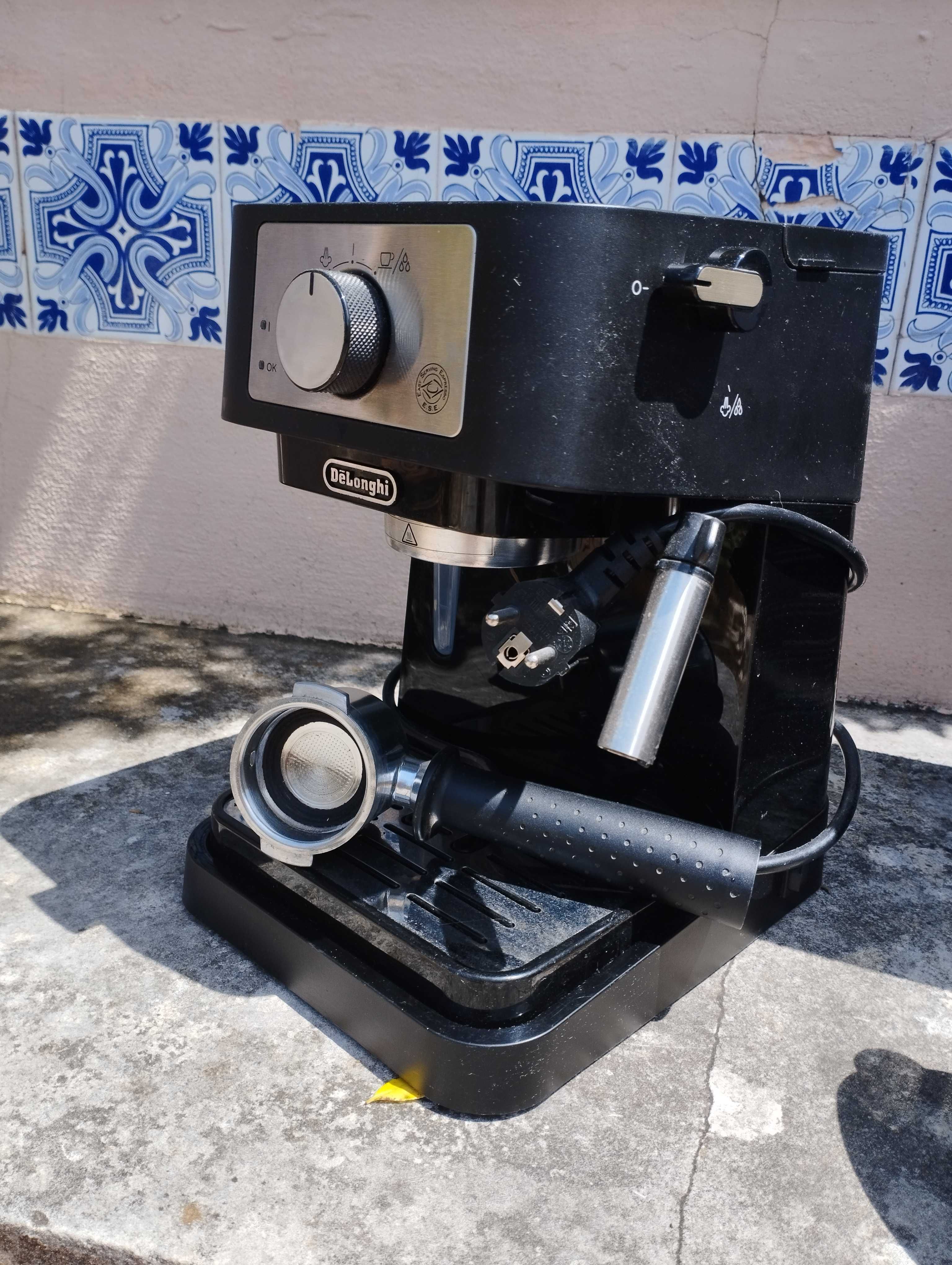 Máquina de Café - De'Longhi Stilosa