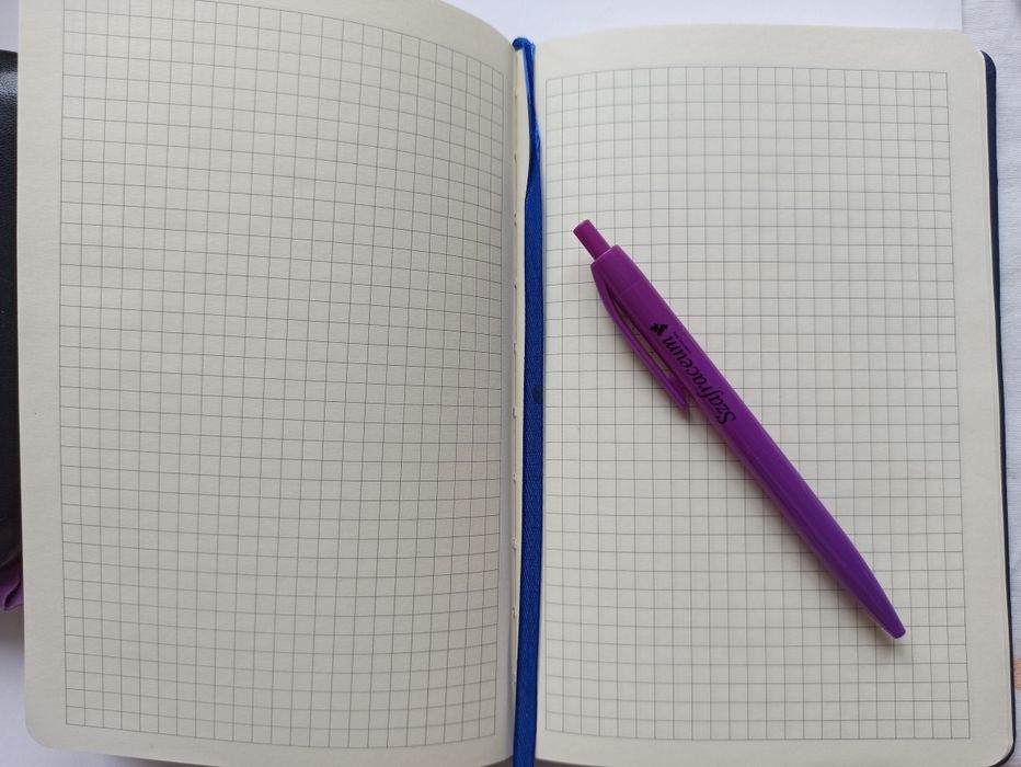 Notatnik wraz z długopisem