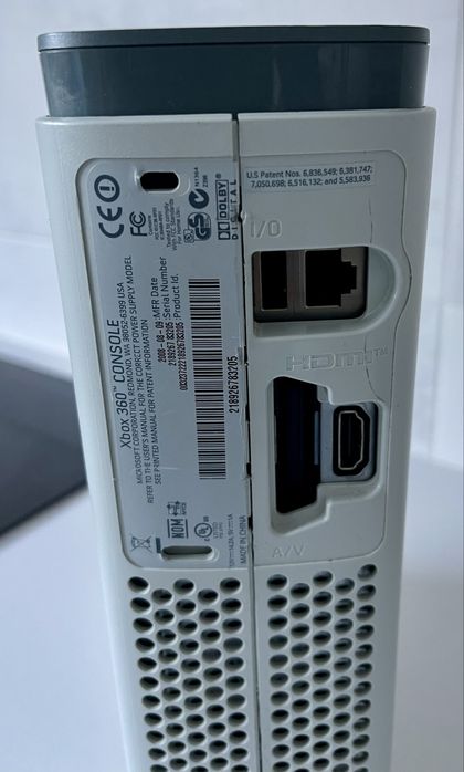 Xbox 360 (funciona, mas leitor com falhas)
