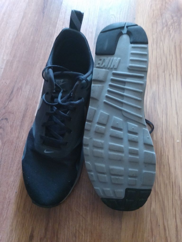 Кросівки Nike Air max Tavas