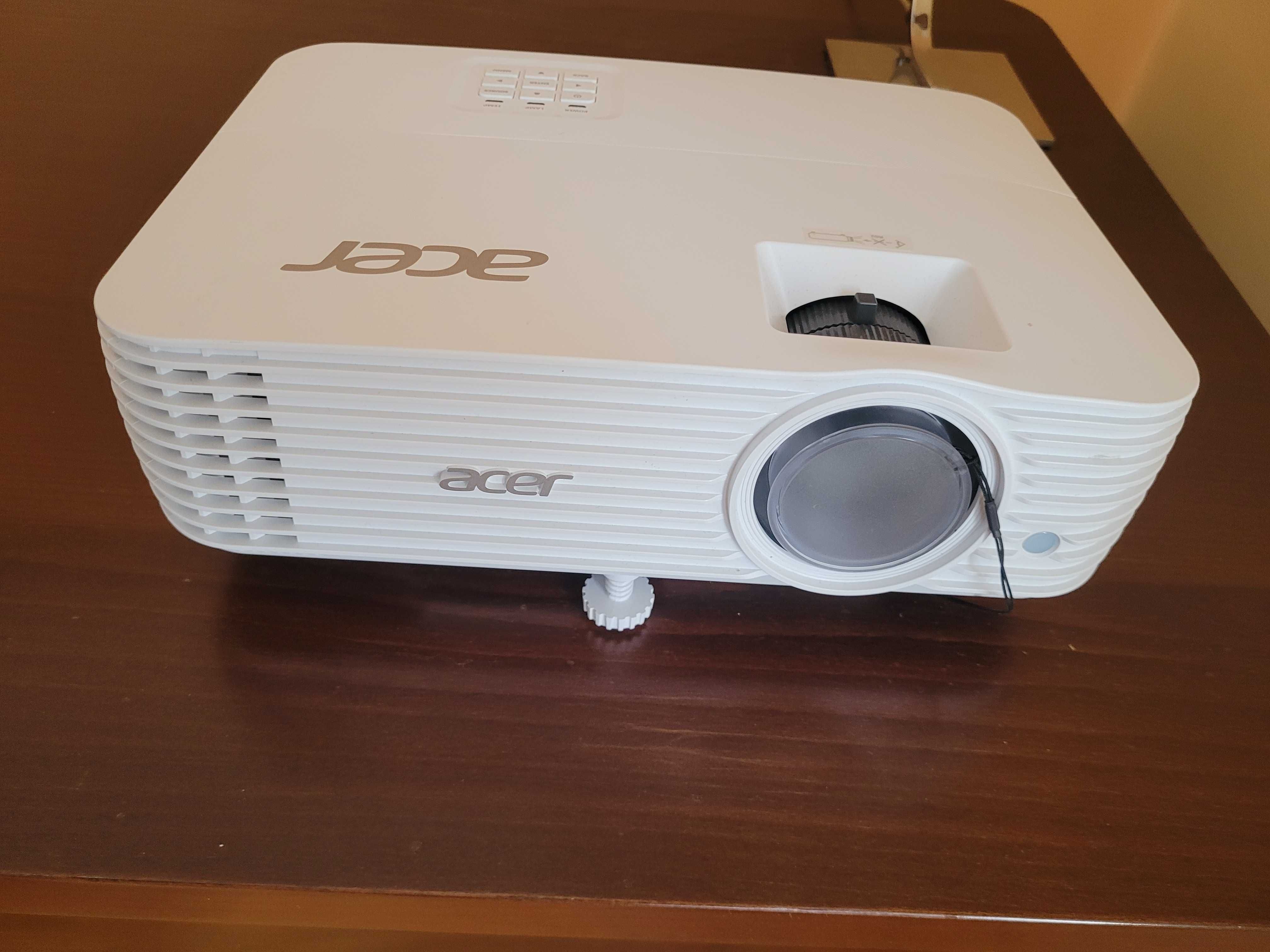 Sprzedam rzutnik, projektor acer model 1080 P