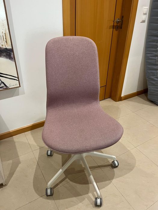 Cadeira Ikea Rosa com rodas