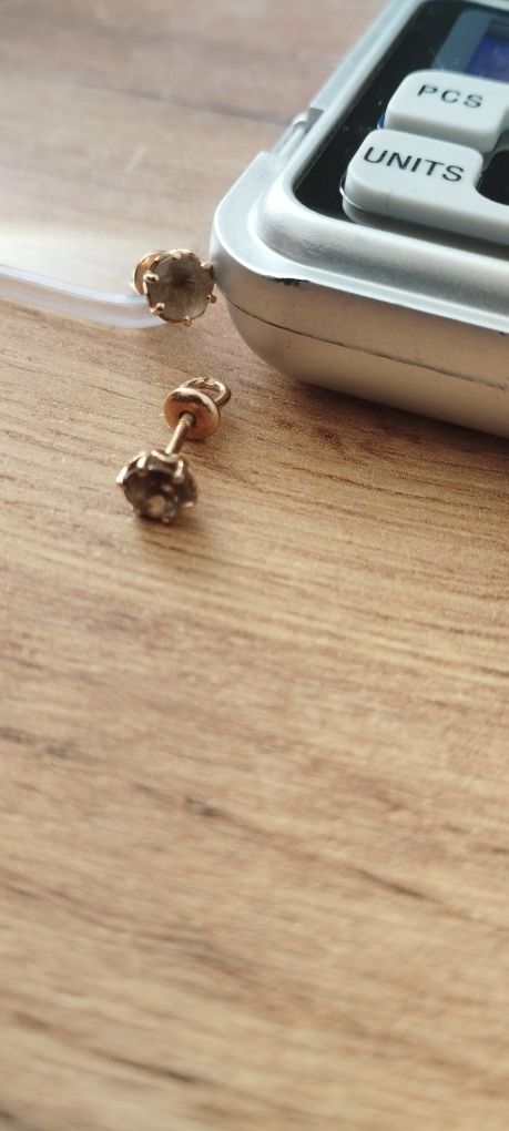 Продам золоті сережки, 1.34г