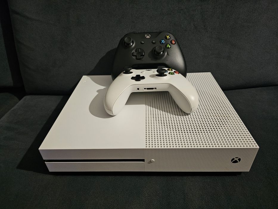 XBOX One S + 2 comandos