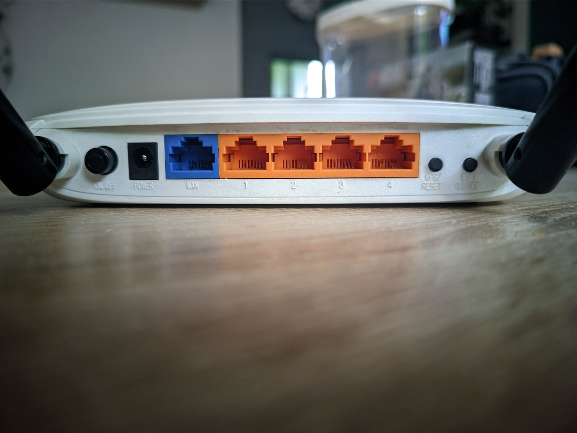 Router TP-link WR841N