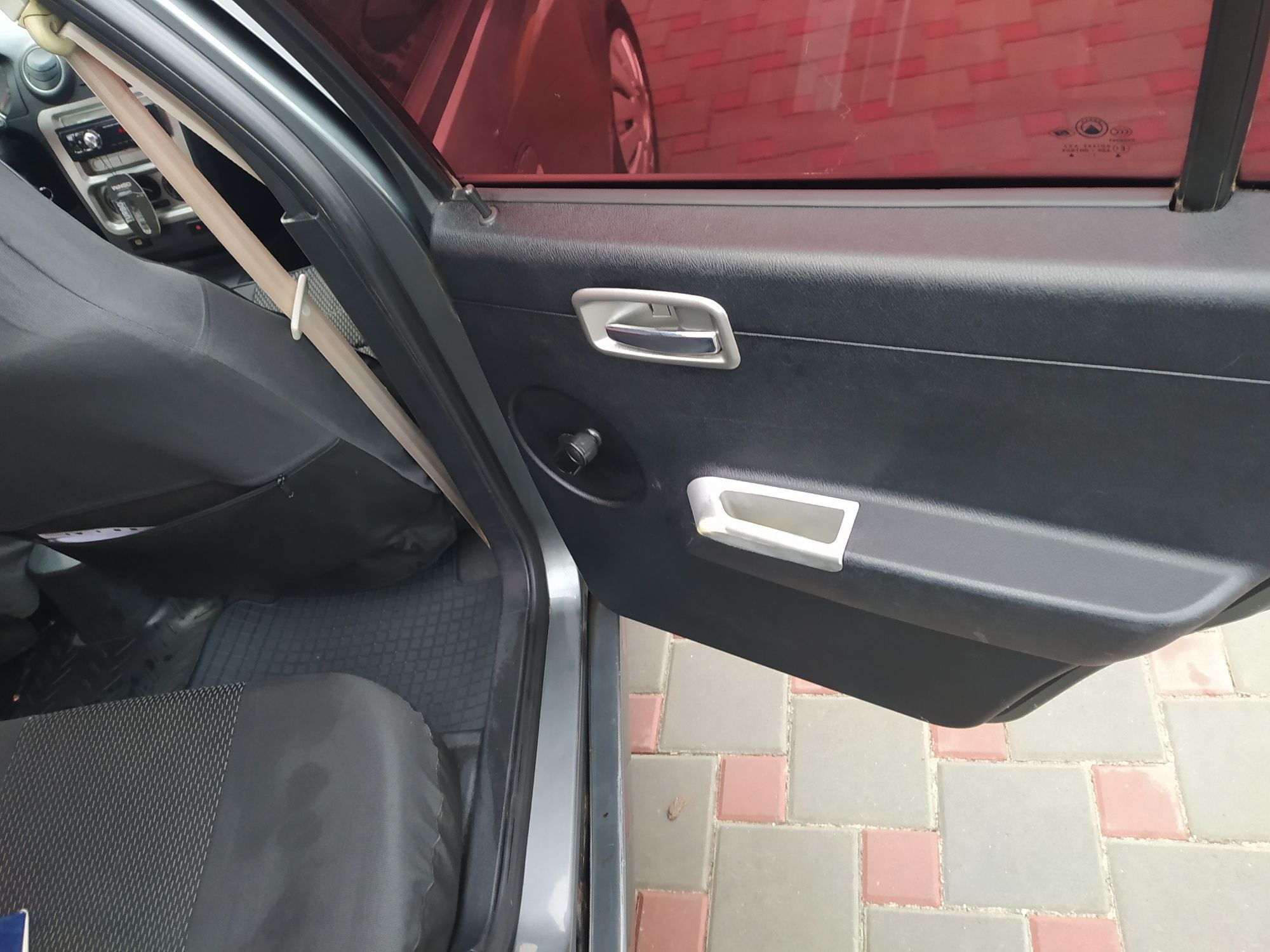 Продам  или обмен на дачу Geely MR 2011