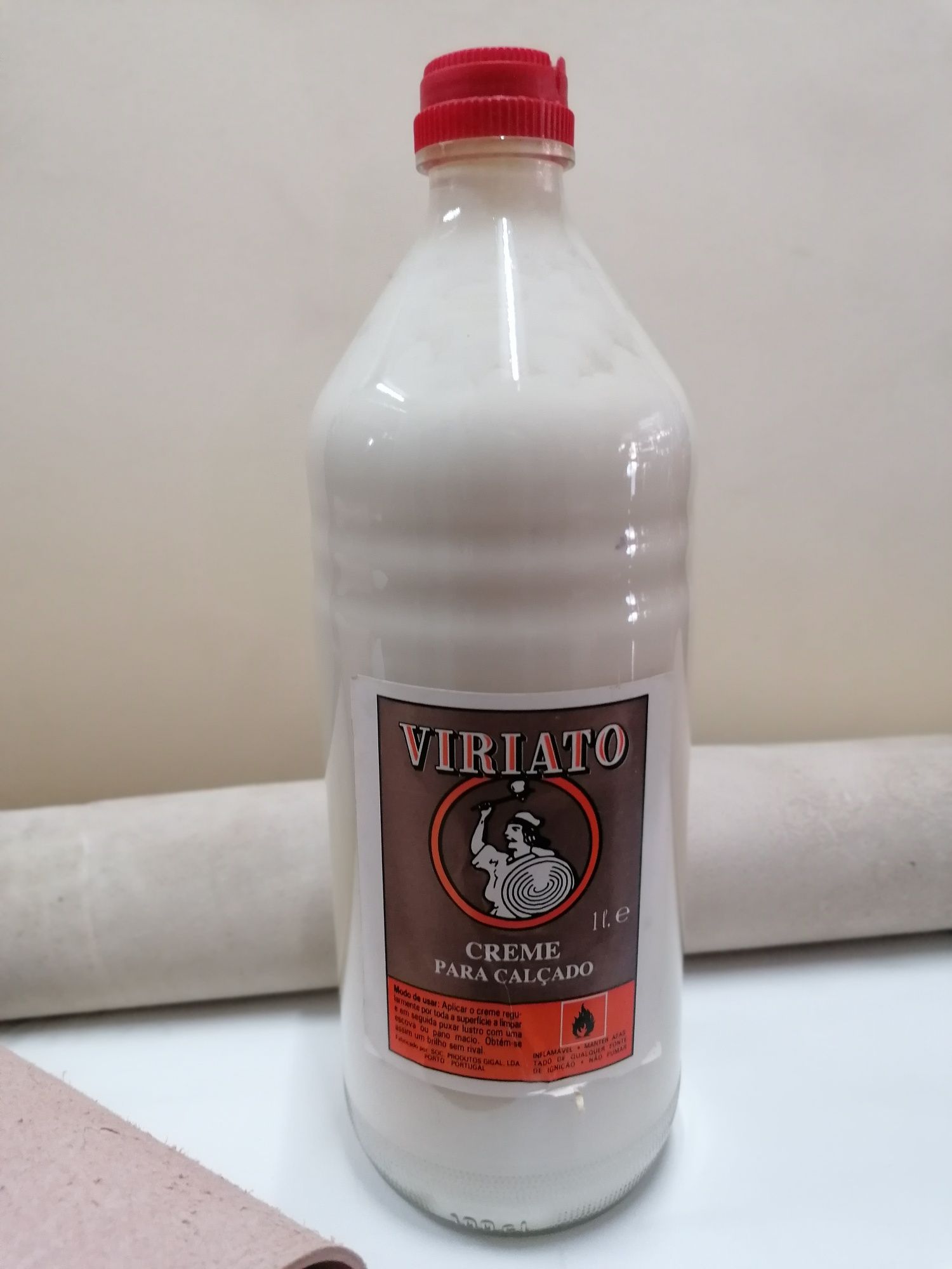 CREME de limpeza de COURO/Cabedal/peles sintéticos - emb. 1 litro