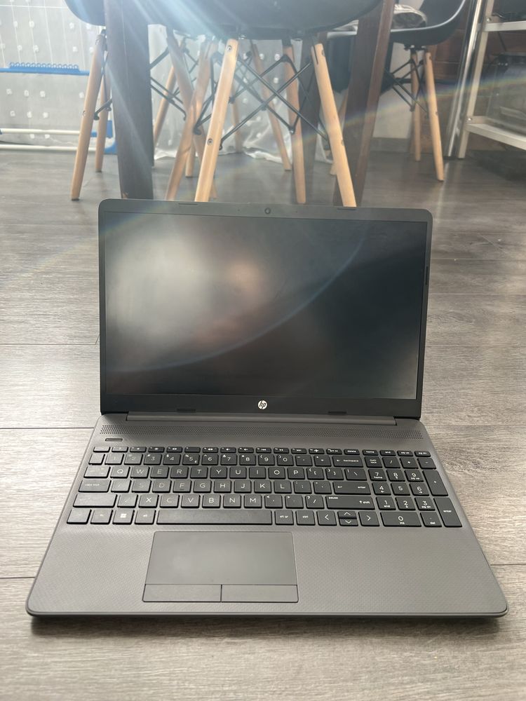 HP 255 G8 AMD wroclaw jak nowy