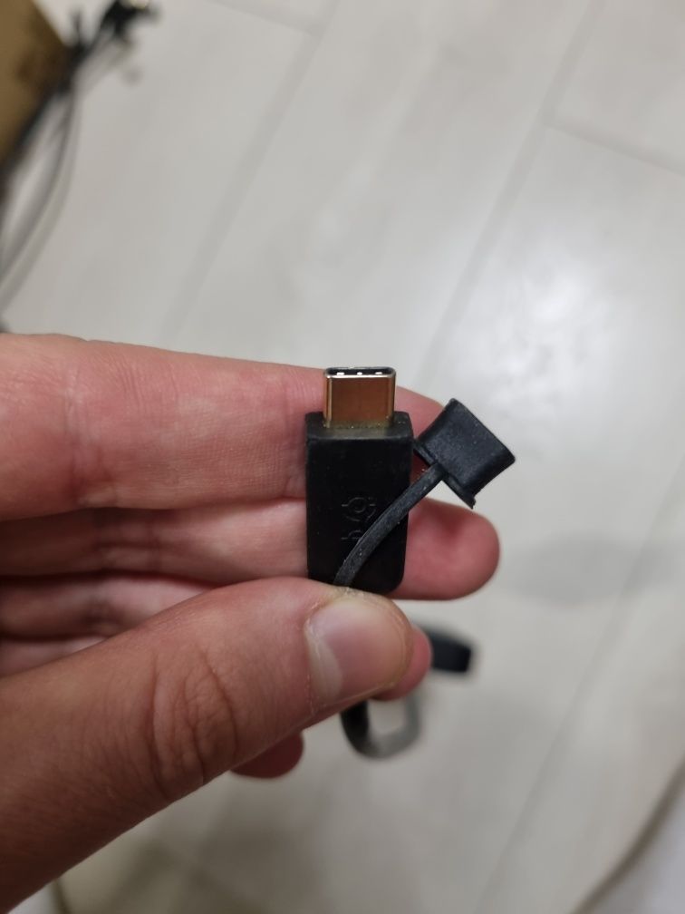 Cable Matters - Wielofunkcyjny HUB USB 3.0 DisplayPort Multiport