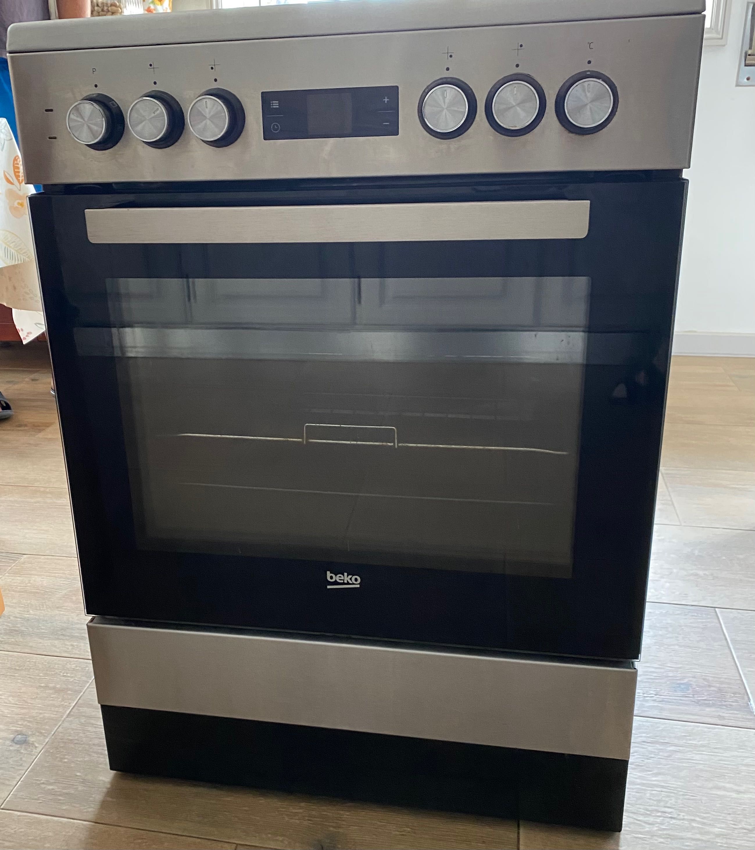 FOGÃO BEKO FSE67310GX (Elétrico, Vitrocerâmica, Capacidade 66 Lt)