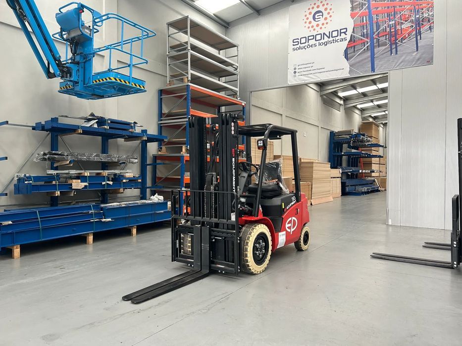 Empilhador NOVO EP EFL303 Elétrico 3000 Kgs
