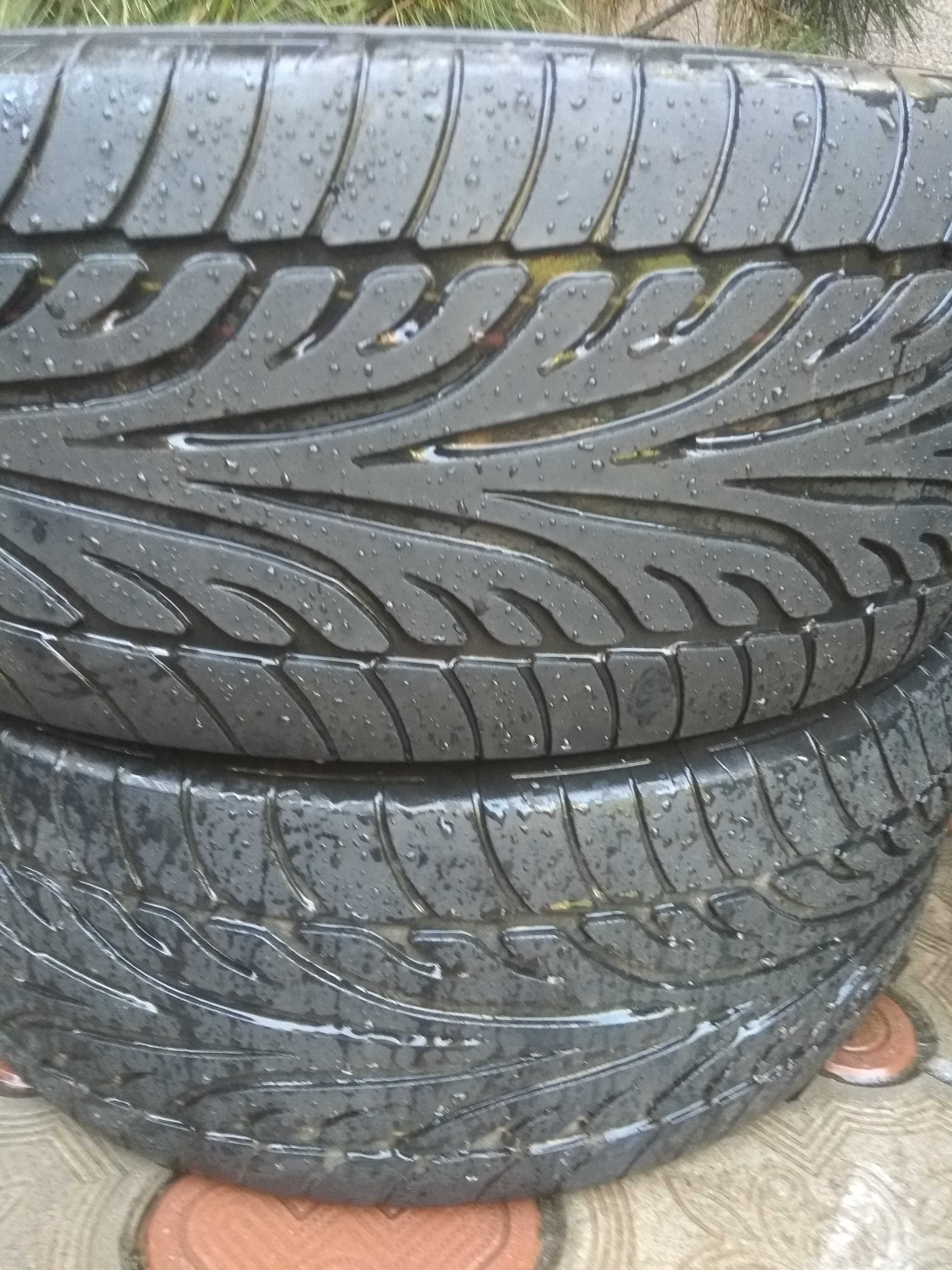 Шины, колеса Dunlop SP Sport 9000 215/55 R16 93W, есть 2 шт.