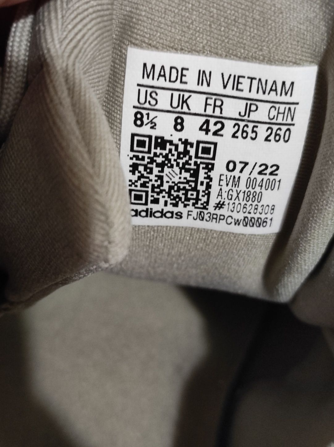 Кросівки adidas ozrah  42 розміру ,27см по устілці