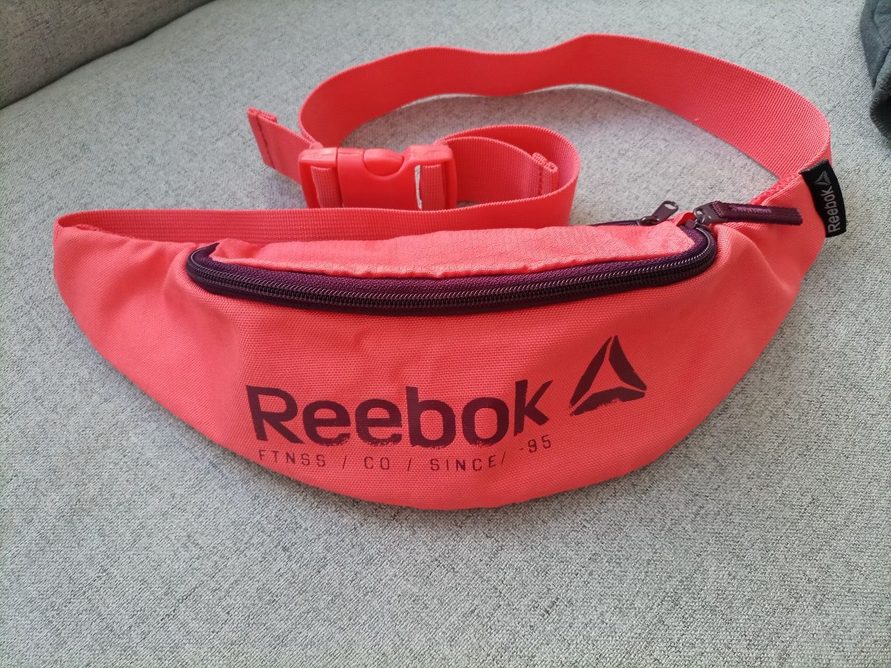 Nerka saszetka Reebok