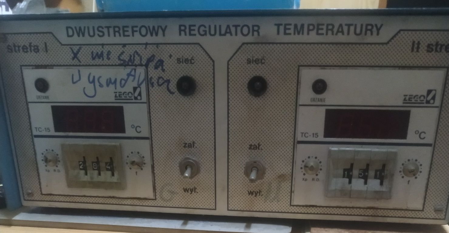 Termoregulator dwustrefowy , regulator temperatury.
