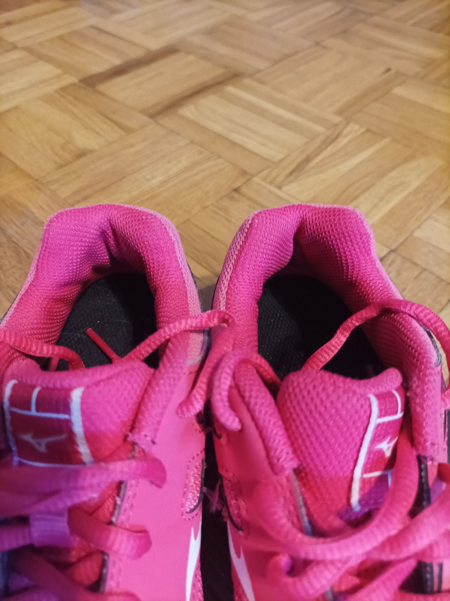 Mizuno Lightning star Z4