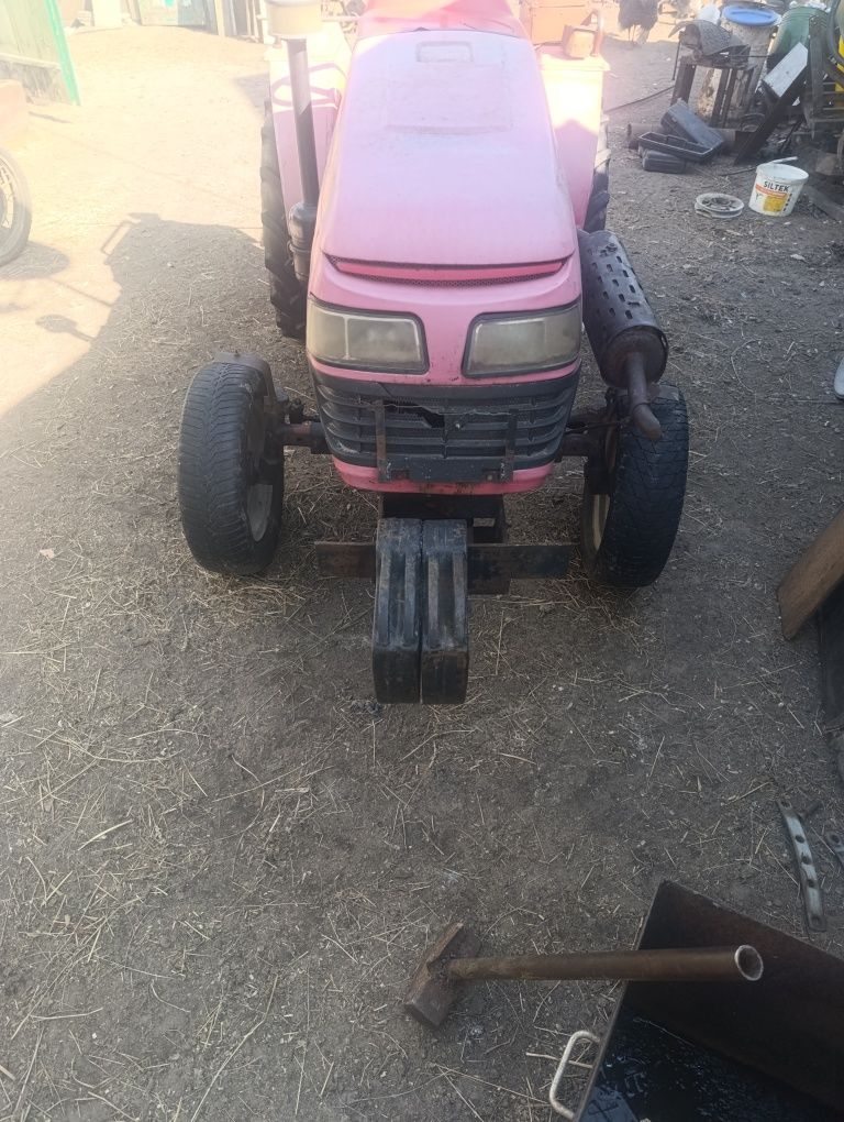 Міні трактор Mahindra fs240