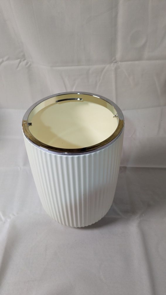 Kosz na śmieci Wenko AGROPOLI 5,5 l biały