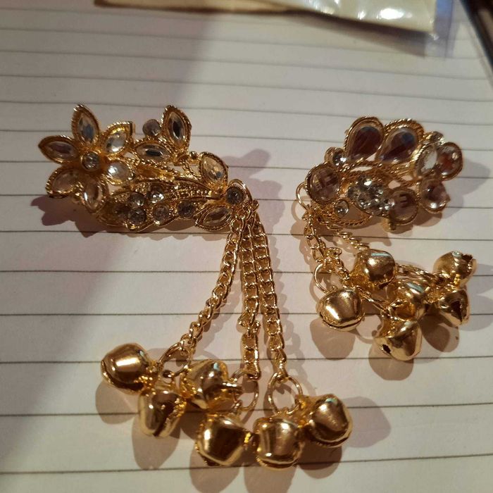 брошь брошка золотистый металл подвески как колокольчик сирия