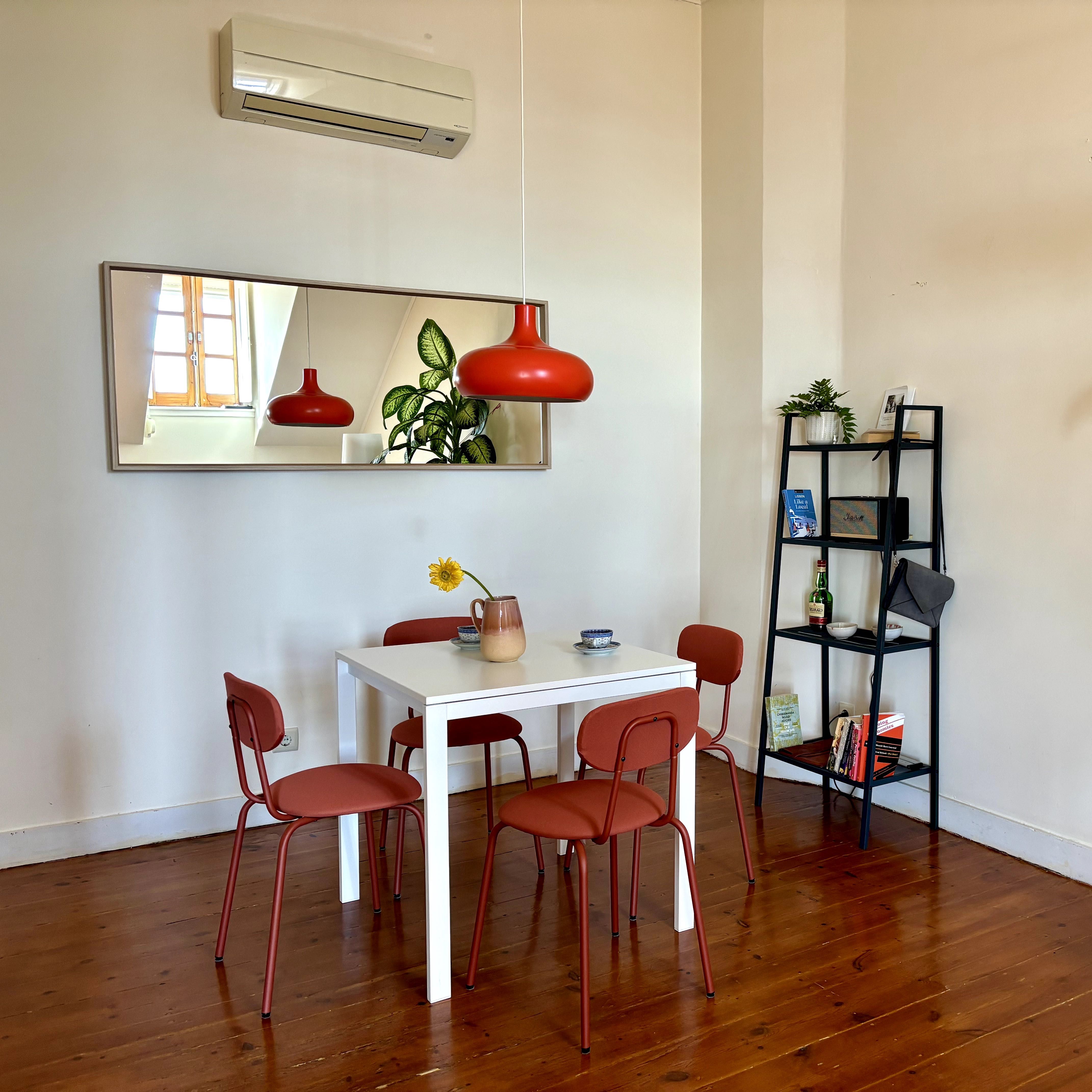 VIHALS Table/Mesa, White/Branca, 74x74 cm, Like New/Como Nova