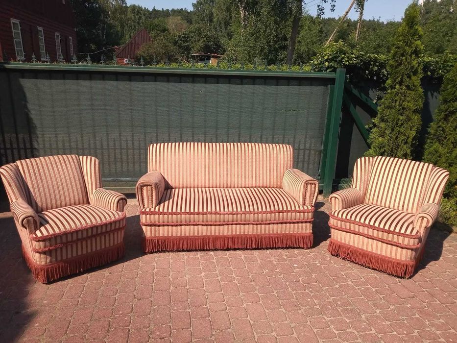Meble Vintage- sofa i dwa fotele
