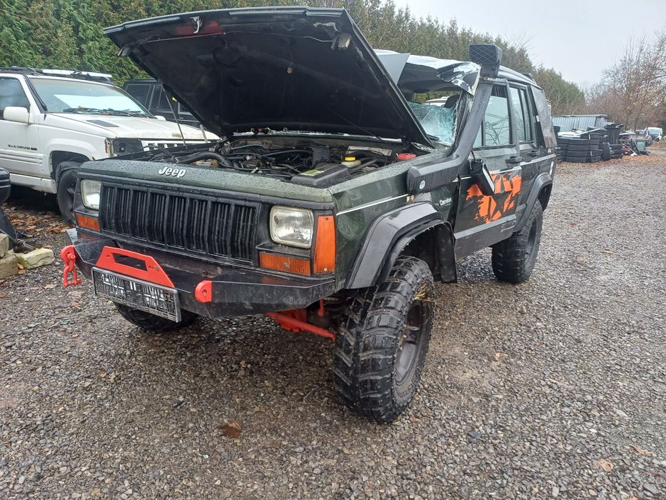 Jeep cherokee xj 2.5 benzyna cały na części