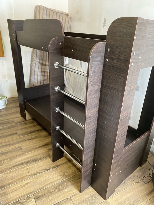 Двохповерхове ліжко