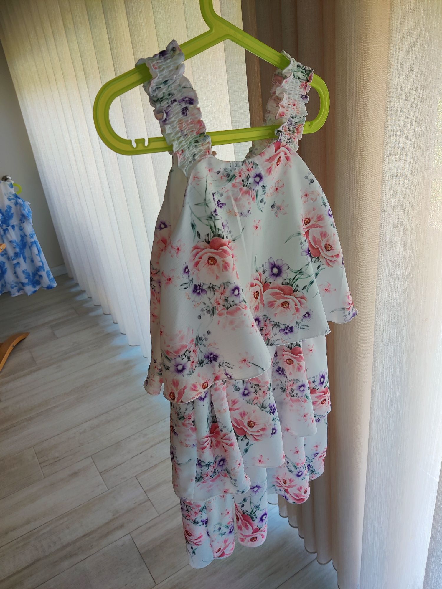 Vestido menina Novo