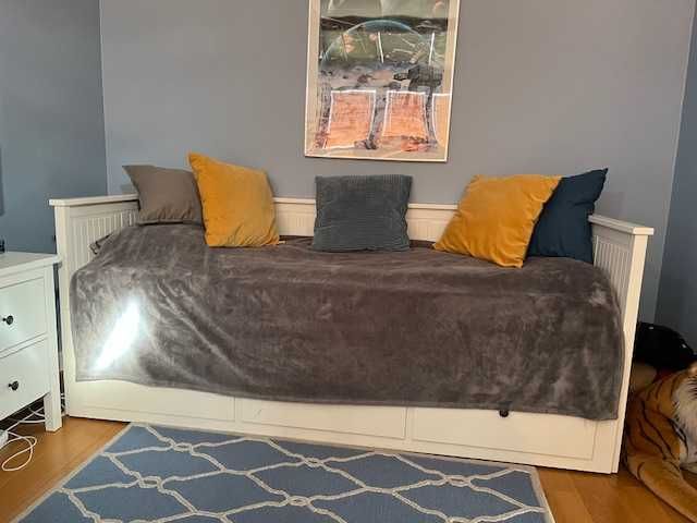 Sprzedam łóżko leżanka Hemnes Ikea Białe plus 2 materace