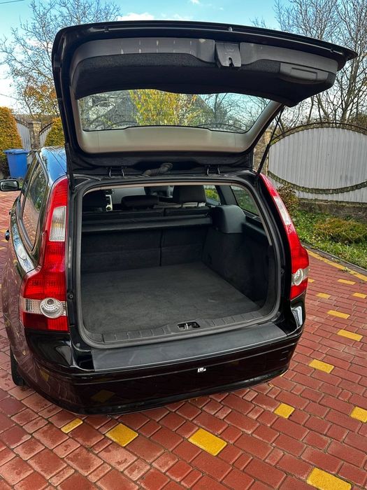 volvo v50 2004 року