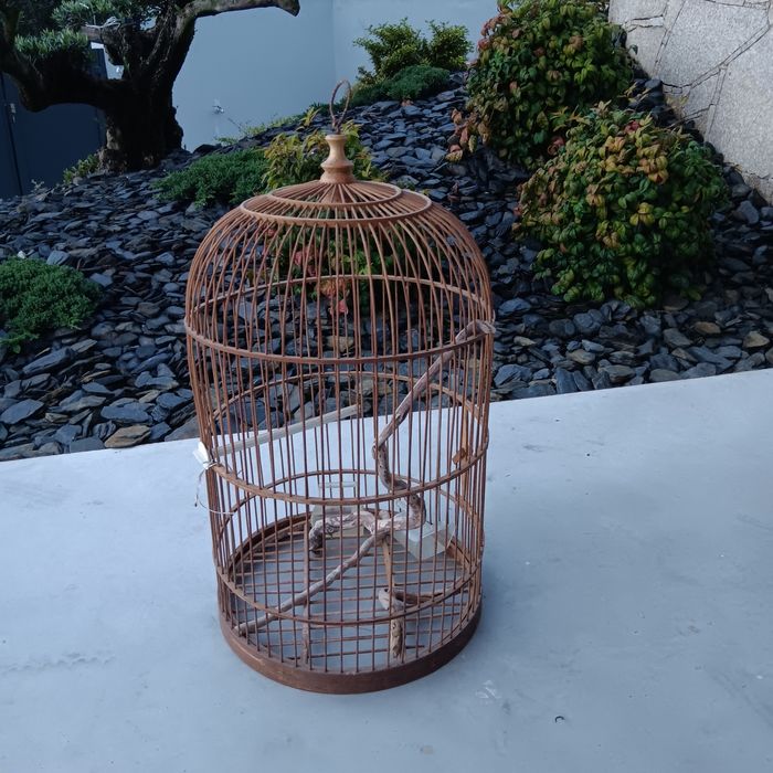 Gaiola em madeira com 70cm de altura