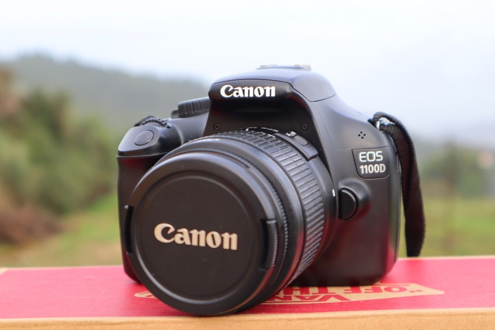 Canon EOS 1100D + EFS 18-55mm