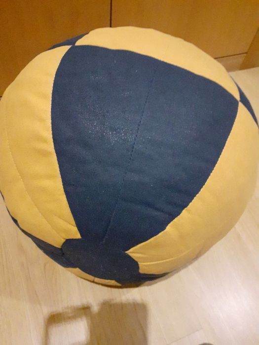 Puff em pele sintética