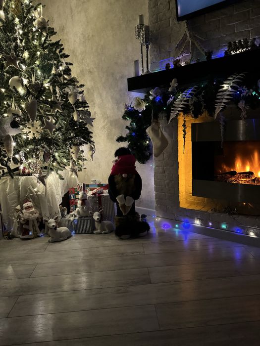 Ялинка , елка .гірлянди