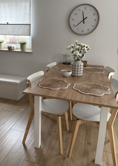 Rozkladany stół do jadalni z krzesłami zestaw