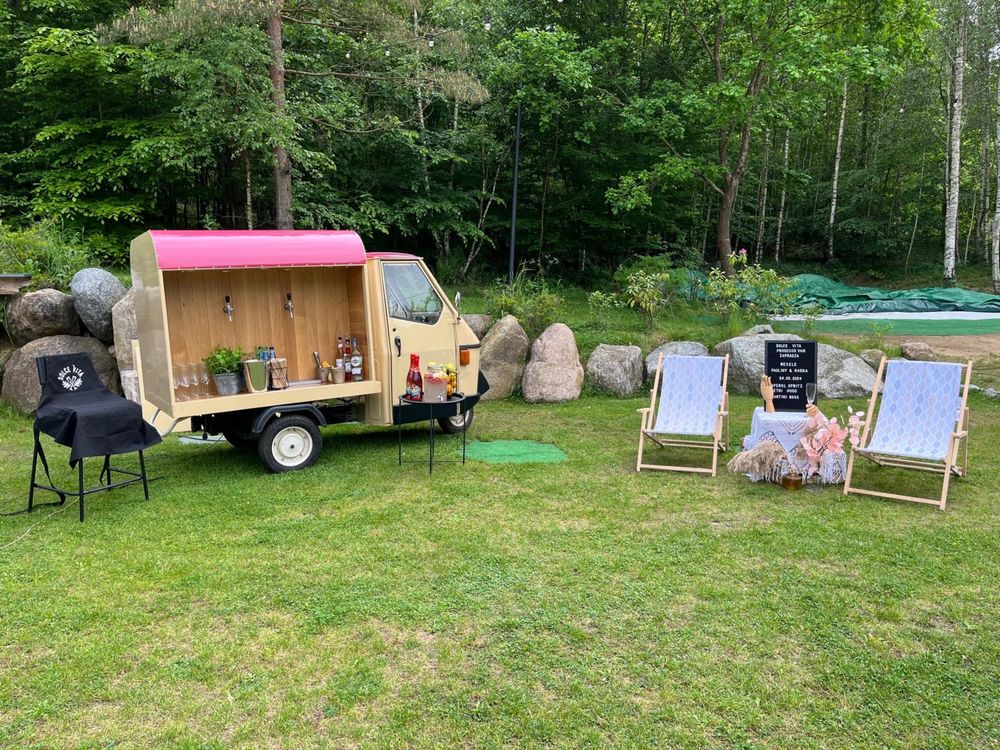 Piaggio Ape Prosecco Van Mobilny Bar